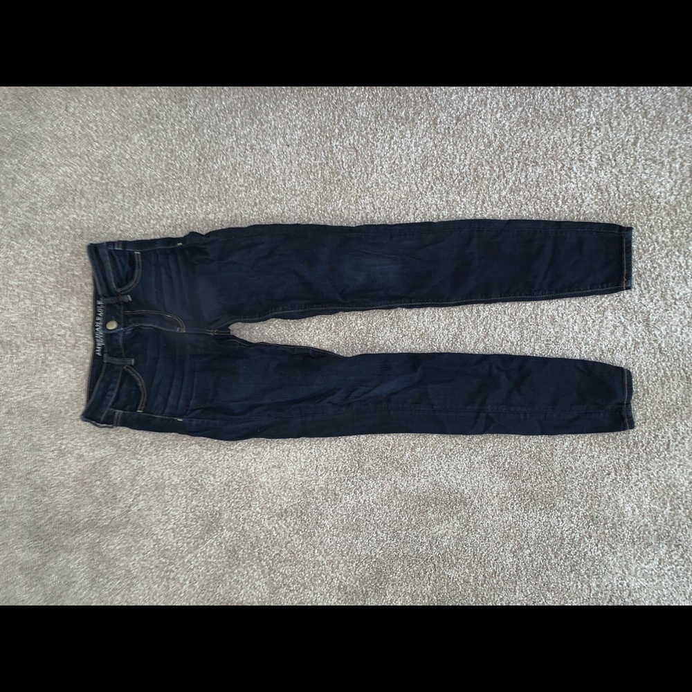 Dark wash American eagle skinny jeans